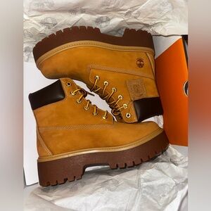 NWB Timberland Women’s Stone Street 6 In Boot Color Wheat